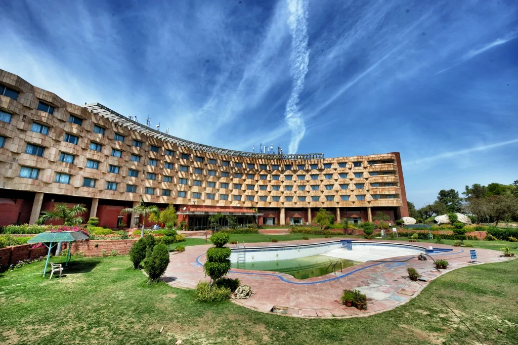 Read more about the article Models Escorts near Hotel Centaur, Near IGI Airport T3 Delhi
